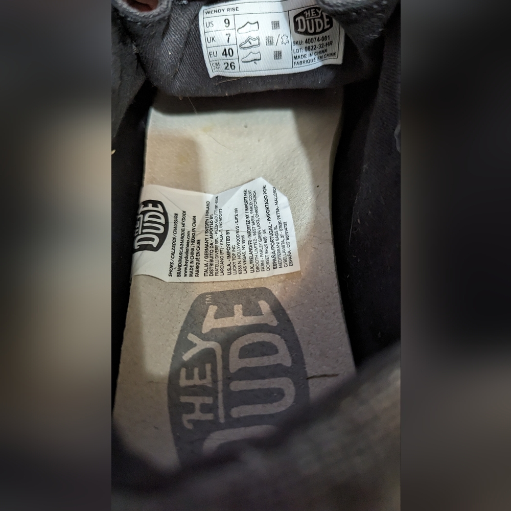 Like new women's Hey Dude shoes